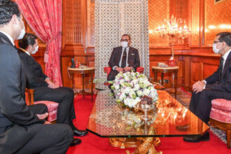 Le Roi nomme El Firdaouss à la place de Abyaba, Amzazi nouveau porte-parole