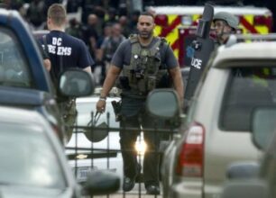 Etats-Unis: 13 morts dans une fusillade dans les bureaux de la Marine