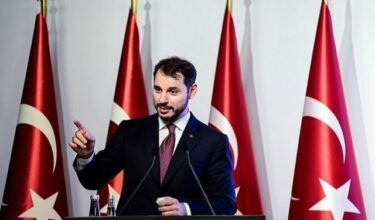 Turquie: le ministre des Finances va s'adresser aux investisseurs, la livre remonte