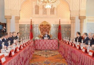 Le Roi préside un conseil des ministres: Agriculture, textes de loi, conventions, nominations