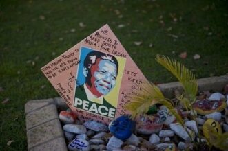 Nelson Mandela toujours dans un état grave