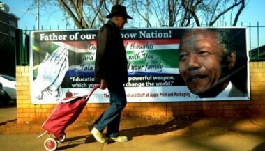 Mandela toujours dans un état critique mais stationnaire