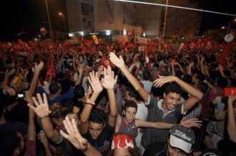 Tunisie: les islamistes au pouvoir font un pas vers le dialogue