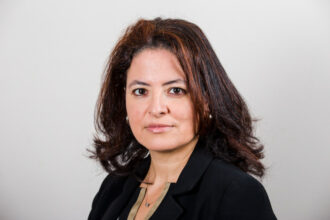 Nawal Khayatei : le Big Data et l'IA peuvent être très utiles aux décideurs publics