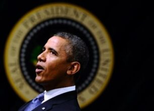 Obama met en garde les républicains, cinq ans après la crise