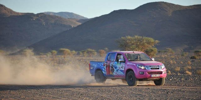 Trophee Roses Des Sables Decouverte Et Emotion Dans Le Desert Marocain Medias24