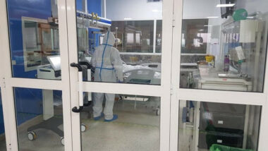 Coronavirus: nouveaux pics de 5.745 nouveaux cas et 82 décès, mercredi 4 novembre