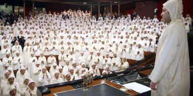 Dans un discours d'une grande fermeté, le Roi secoue les torpeurs