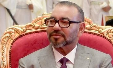 Le Roi Mohammed VI reçoit Moulay Hafid Elalamy et Carlos Ghosn