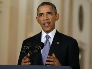 Syrie: les frappes repoussées, Obama et Hollande veulent maintenir la pression