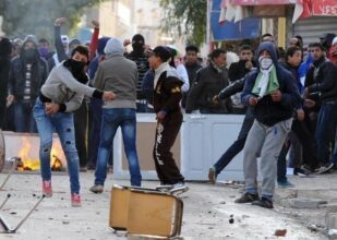 Tunisie: 50 policiers blessés dans les violences mercredi