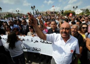 Tunisie: les journalistes en grève pour dénoncer les pressions