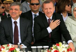 En Turquie, Gül se positionne en alternative à Erdogan