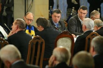 Ukraine: Pourparlers tendus entre pouvoir et opposition