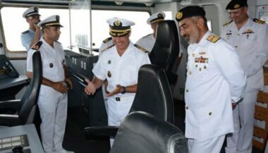 Exercice naval avec un navire de guerre pakistanais au large de Casablanca