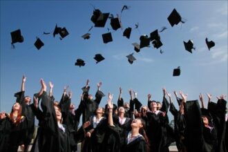 Sondage: 34% des diplômés ont recours à la reconversion professionnelle
