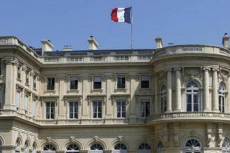 La France assouplit les conditions de voyage pour certains pays hors UE