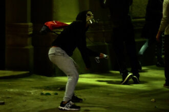 Virus: Affrontements à Barcelone suite aux restrictions de circulation