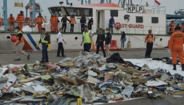 Crash en Indonésie: l'une des boîtes noires a été récupérée