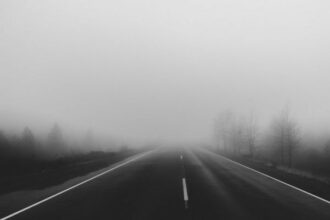 Gare au brouillard sur l'autoroute!