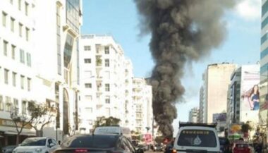 Vidéo. Un bus prend feu à Casablanca