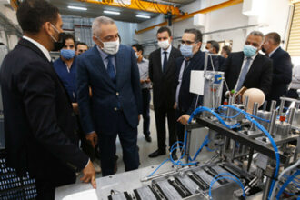 Casablanca: une machine 100% marocaine pour la fabrication des masques de protection