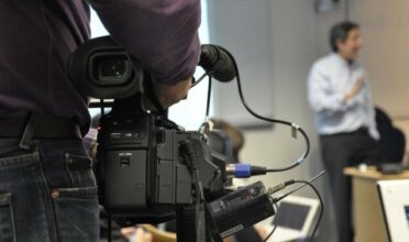 Coups de pouce mutuels entre Mustapha Khalfi et Abdeslam Seddiki