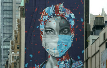 Lent retour à une vie normale dans le monde, &ldquo;extrême vigilance&rdquo; recommandée