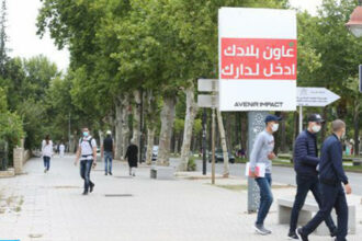 Covid-19: un jour de confinement par semaine réduit la transmissibilité de 10% (HCP)