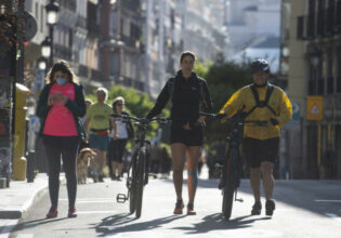 La France et l'Espagne se libèrent du confinement, le coronavirus repart à Wuhan