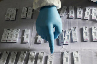 Coronavirus: l'OMS approuve un second test rapide antigénique