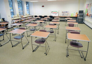 Ecoles: L'Education nationale pourrait-elle assouplir les fermetures en cas de Covid?