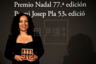 Najat El Hachmi remporte le prix littéraire espagnol Nadal