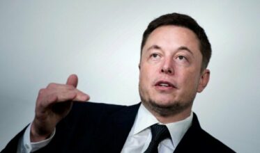 Elon Musk suspend le rachat de Twitter, l’action s’effondre