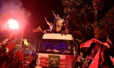 Turquie: Erdogan gagne les élections et se rêve en calife