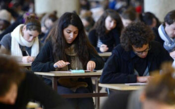 Reprise des cours : Les écoles françaises ne savent plus à quel saint se vouer