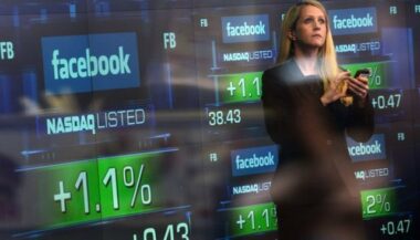 Facebook suscite encore des doutes, un an après son entrée en Bourse