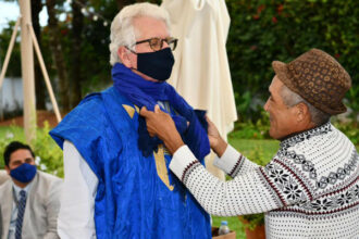 Photo. L'ambassadeur américain en tenue sahraouie