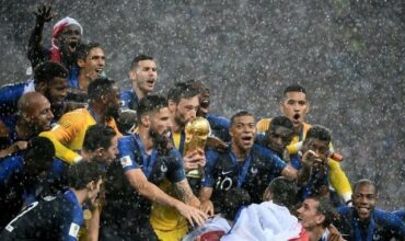 La deuxième étoile pour la France qui fête ses champions!
