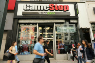 Ascension de GameStop: la révolte des boursicoteurs contre les barons de Wall Street?