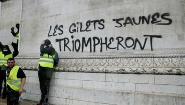 “Gilets jaunes”: l'exécutif français annonce un moratoire sur la hausse des taxes des carburants