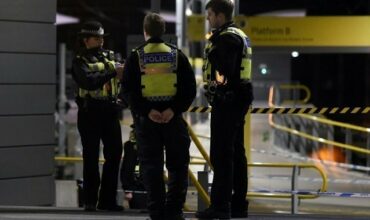 Grande-Bretagne: trois blessés dans une attaque au couteau à Manchester