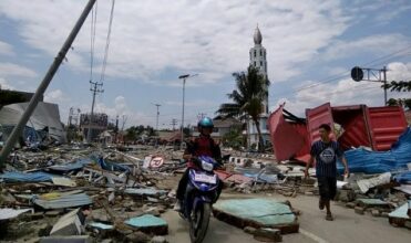 Plusieurs centaines de morts après un séisme et un tsunami en Indonésie