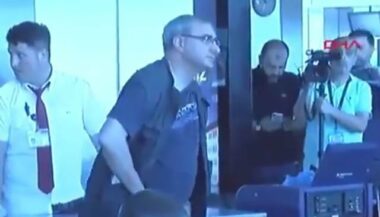 Vidéo. L'ambassadeur d'Israël à Ankara humilié à l'aéroport d'Istanbul