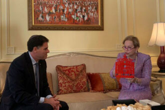 Lalla Joumala reçoit l'ambassadeur israélien à Washington