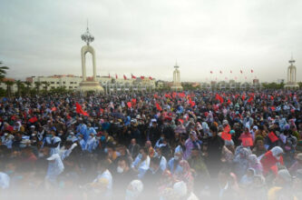 Laâyoune: Ould Errachid réunit des milliers de personnes en soutien à la décision US