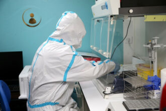 Tous les labos d'analyses médicales pourront effectuer les tests Covid (circulaire)