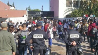 GMT+1: Reprise scolaire sur fond de confusion