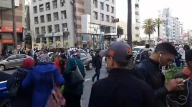 Education: des enseignants en colère manifestent contre la contractualisation