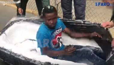 Vidéo. Deux migrants cachés dans des matelas pour rejoindre Melilia